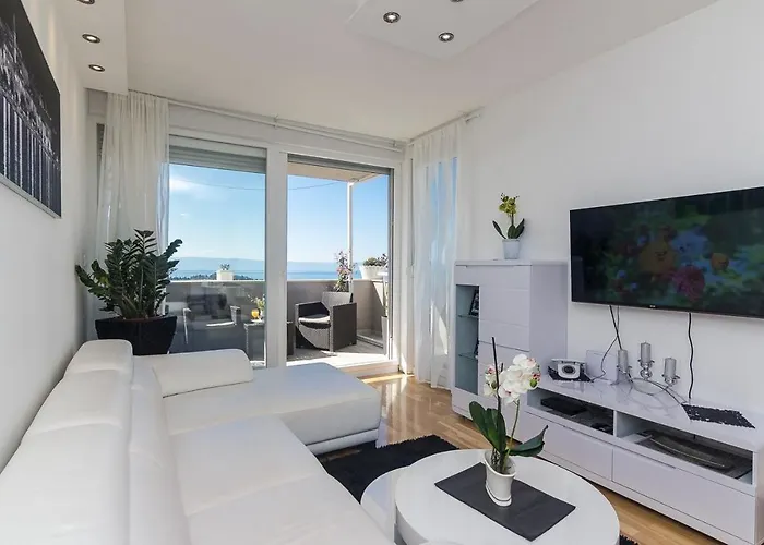 Apartamento With A Parking Space - 13028 Makarska